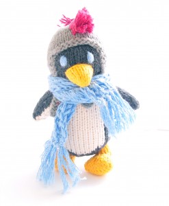 Organic Island Toddler Penguin - Blue Scarf 
ตุ๊กตาแพนกวิน ผ้าพันคอสีฟ้า